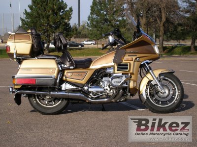 1985 honda gl 1200 dx gold wing photo